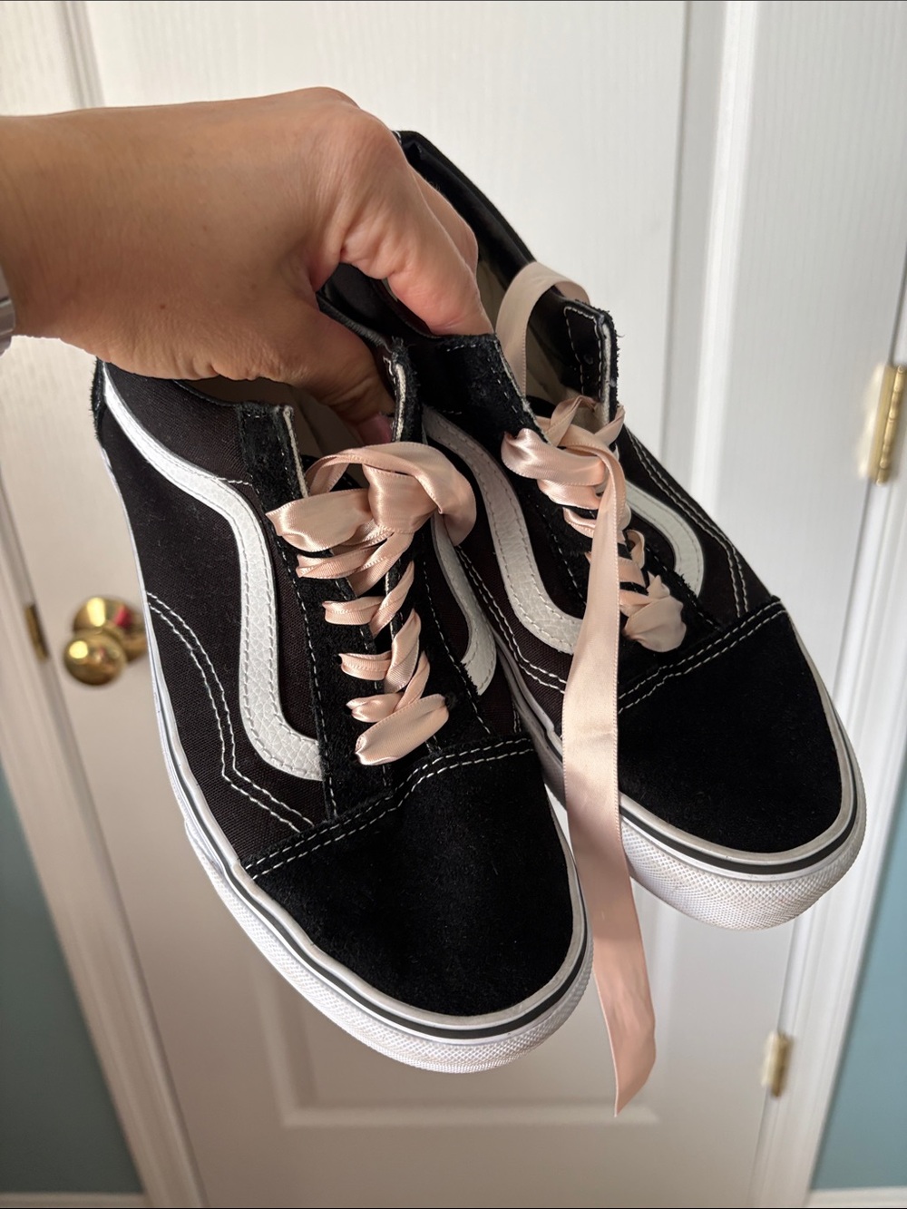 Classic Black Vans Old Skool Low-Top Sneakers with Pink Satin Laces